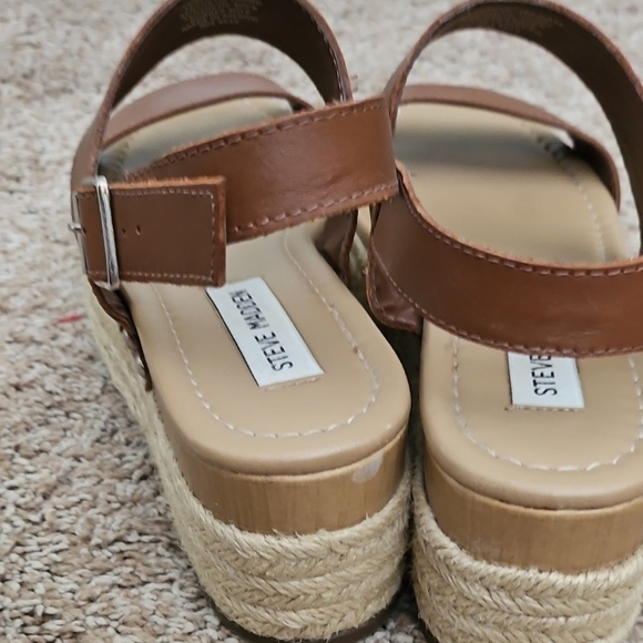 Steve Madden Tan Platform Sandals - Picture 2 of 3
